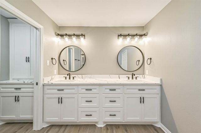 5034 Creekview Drive, La Porte, TX 77571