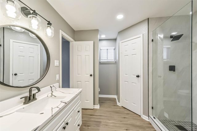 5034 Creekview Drive, La Porte, TX 77571
