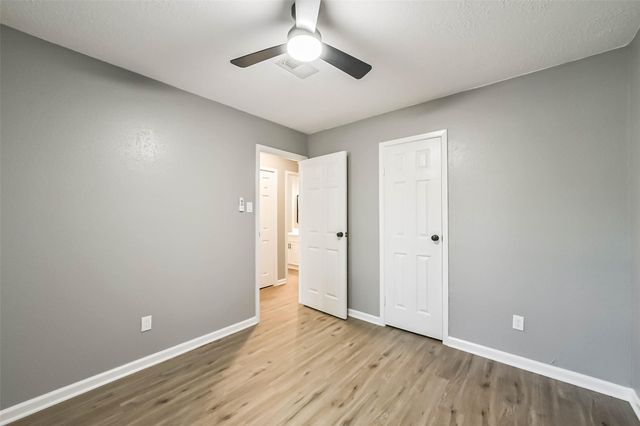 5034 Creekview Drive, La Porte, TX 77571