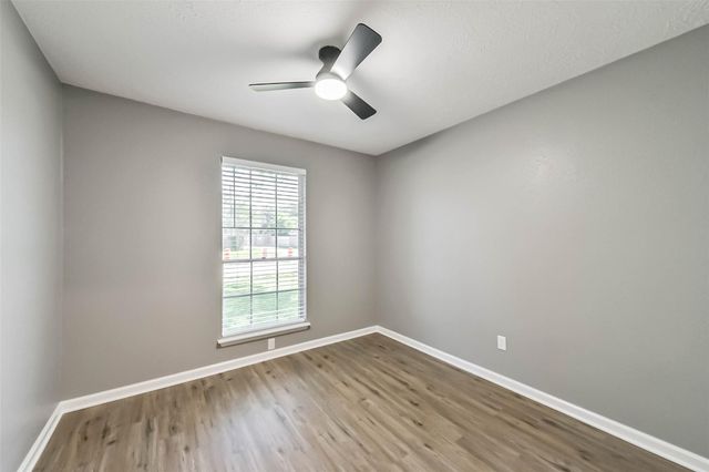 5034 Creekview Drive, La Porte, TX 77571