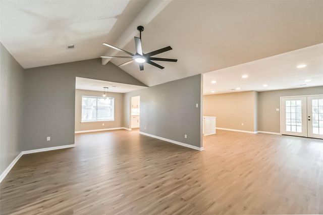 5034 Creekview Drive, La Porte, TX 77571