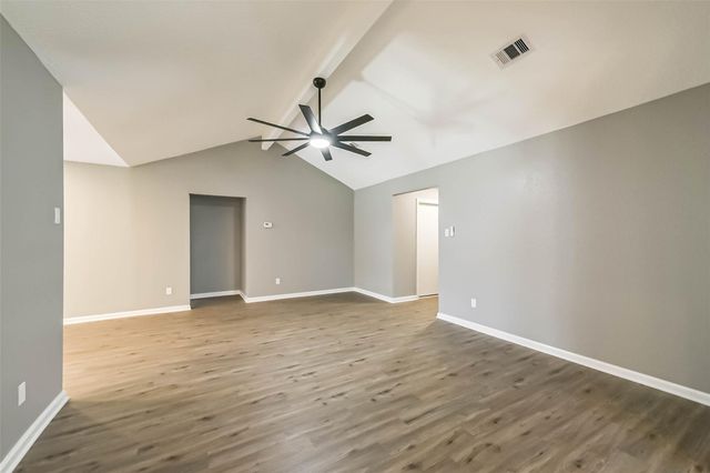 5034 Creekview Drive, La Porte, TX 77571