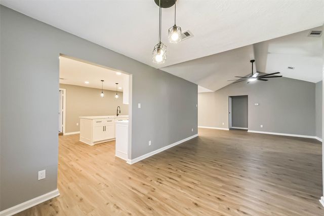 5034 Creekview Drive, La Porte, TX 77571