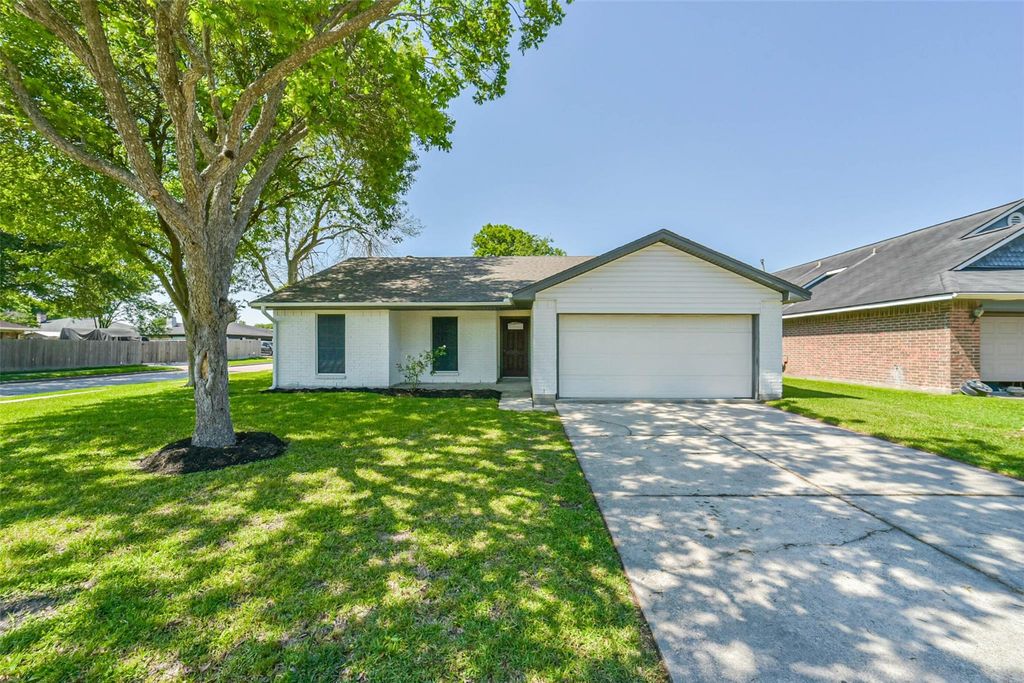 5034 Creekview Drive, La Porte, TX 77571