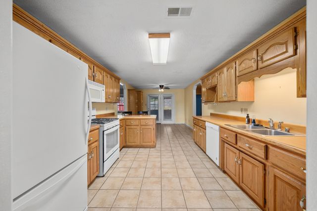 115 Gregory Place, Hot Springs, AR 71913