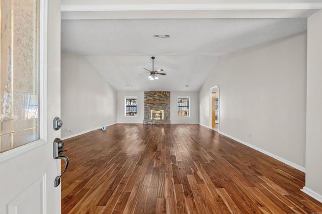115 Gregory Place, Hot Springs, AR 71913