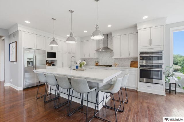 1606 S 221st Circle, Elkhorn, NE 68022