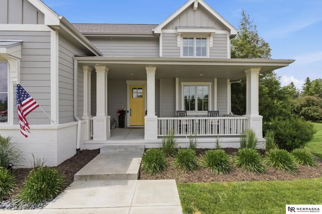 1606 S 221st Circle, Elkhorn, NE 68022