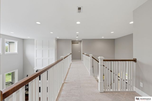 1606 S 221st Circle, Elkhorn, NE 68022