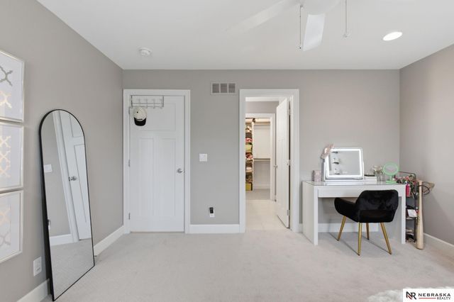 1606 S 221st Circle, Elkhorn, NE 68022