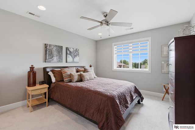 1606 S 221st Circle, Elkhorn, NE 68022