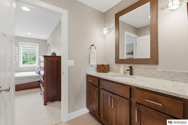 1606 S 221st Circle, Elkhorn, NE 68022