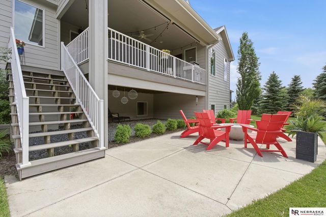1606 S 221st Circle, Elkhorn, NE 68022