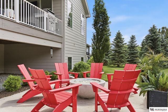 1606 S 221st Circle, Elkhorn, NE 68022