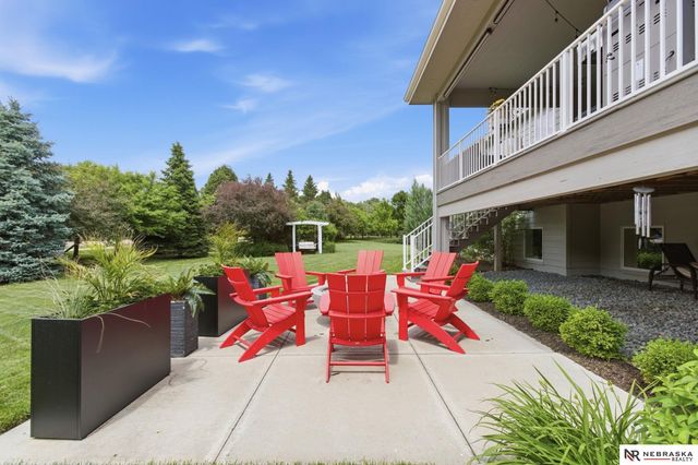 1606 S 221st Circle, Elkhorn, NE 68022