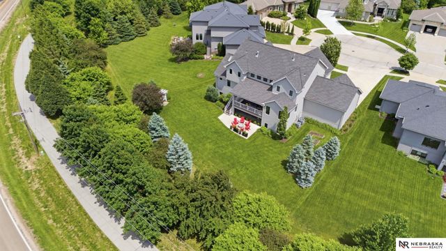 1606 S 221st Circle, Elkhorn, NE 68022