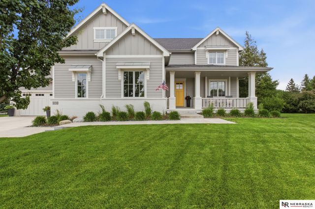 1606 S 221st Circle, Elkhorn, NE 68022