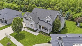 1606 S 221st Circle, Elkhorn, NE 68022