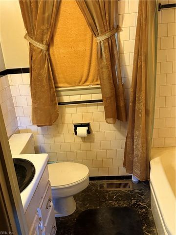 1004 76th ST, Newport News, VA 23605
