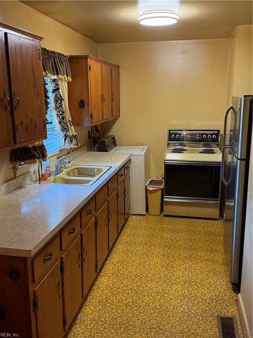 1004 76th ST, Newport News, VA 23605