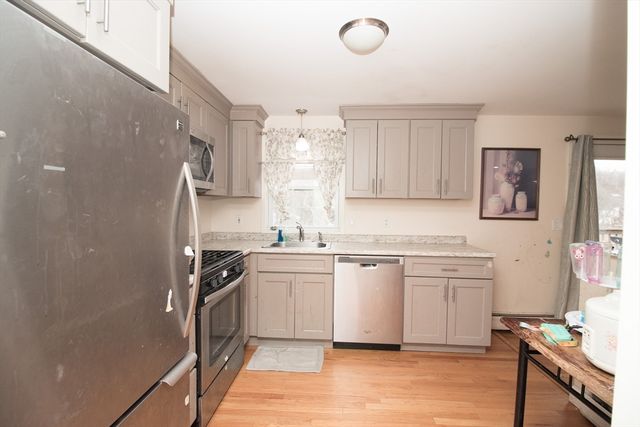 120 Amesbury St, Dracut, MA 01826