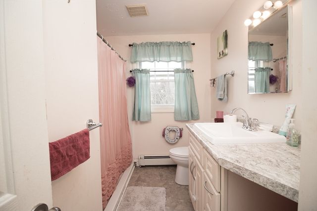 120 Amesbury St, Dracut, MA 01826