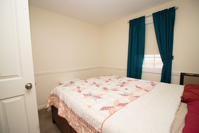 120 Amesbury St, Dracut, MA 01826