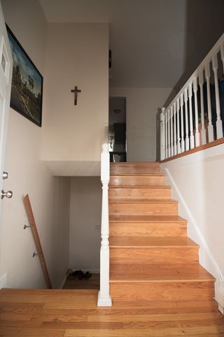 120 Amesbury St, Dracut, MA 01826