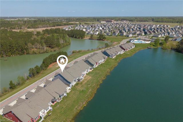 217 Kenny LN, Smithfield, VA 23430