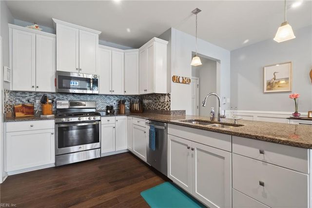 217 Kenny LN, Smithfield, VA 23430