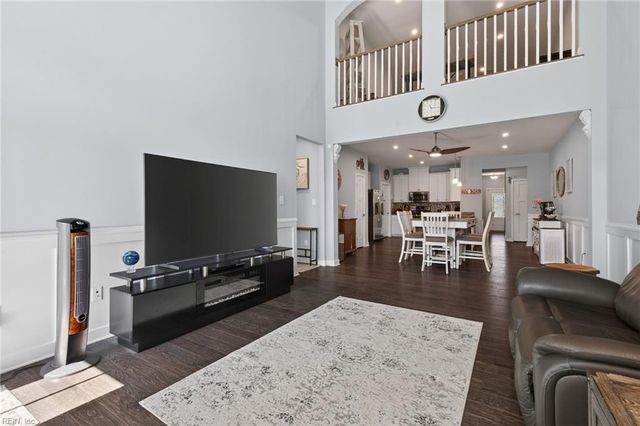 217 Kenny LN, Smithfield, VA 23430
