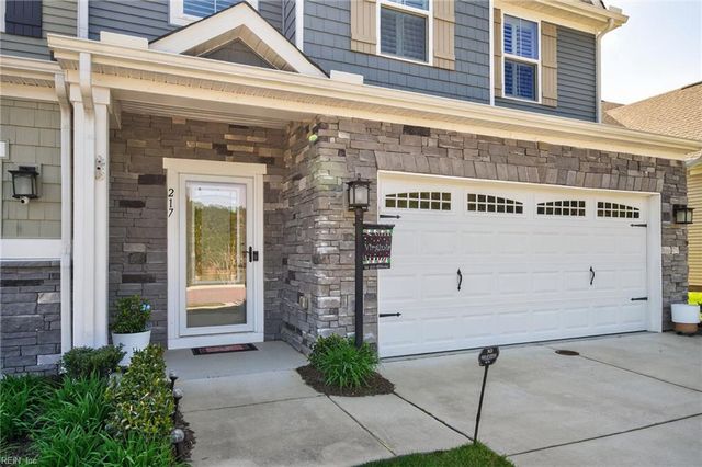 217 Kenny LN, Smithfield, VA 23430