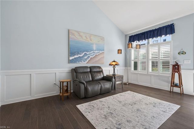 217 Kenny LN, Smithfield, VA 23430