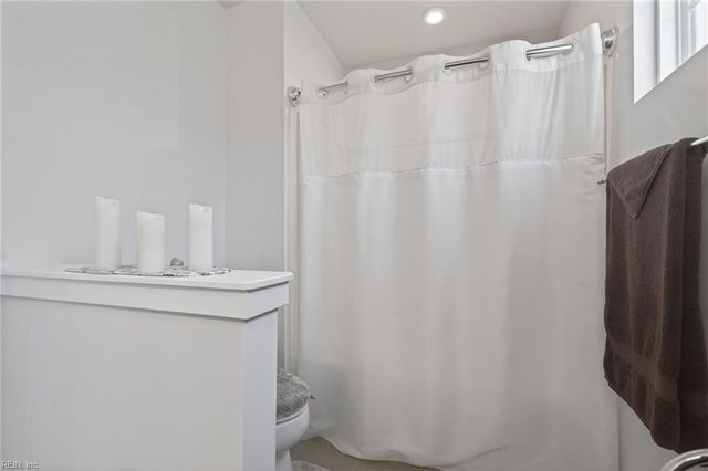 217 Kenny LN, Smithfield, VA 23430