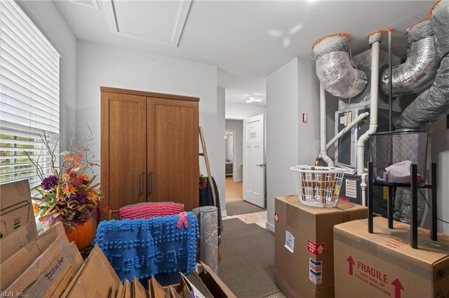 217 Kenny LN, Smithfield, VA 23430