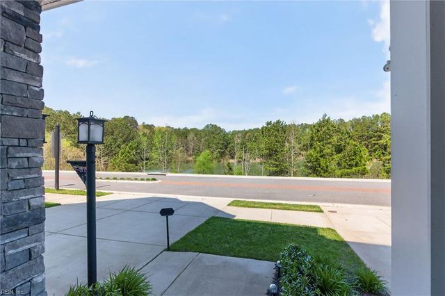 217 Kenny LN, Smithfield, VA 23430