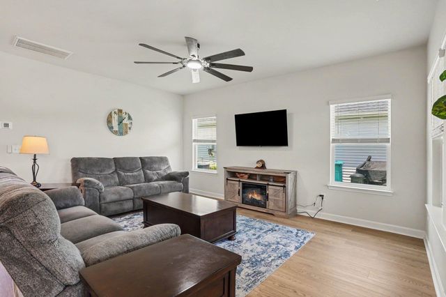 415 Rollins Dr., Longs, SC 29568