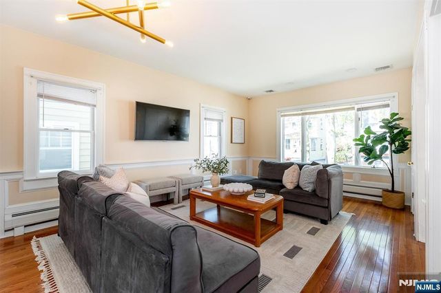 27 Edgewood Road, Bloomfield, NJ 07003