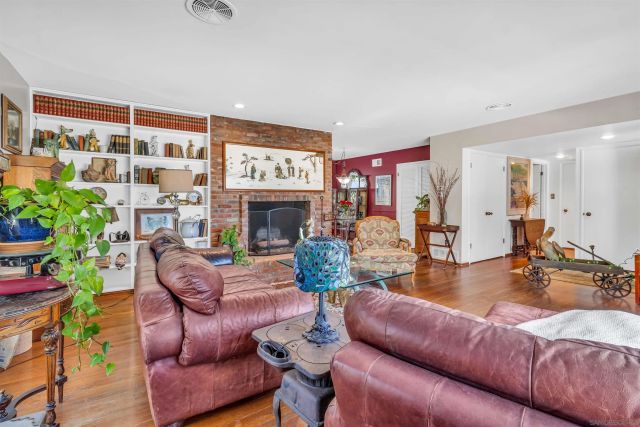 1617 Soledad AVe, La Jolla, CA 92037