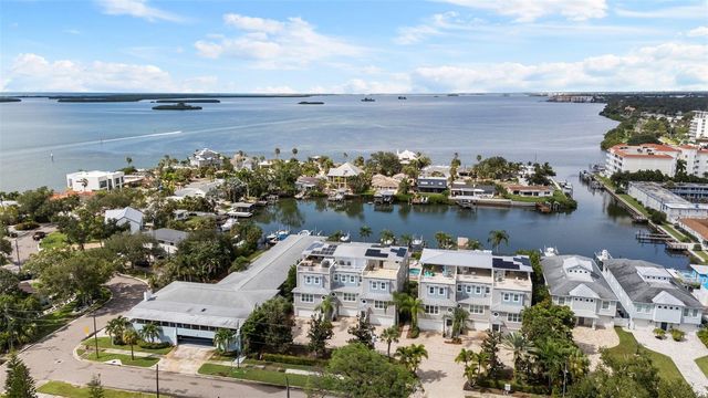 300 VENETIAN DRIVE 1, Clearwater, FL 33755