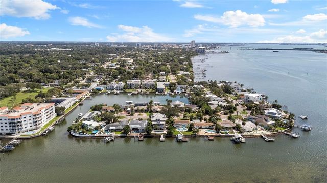 300 VENETIAN DRIVE 1, Clearwater, FL 33755