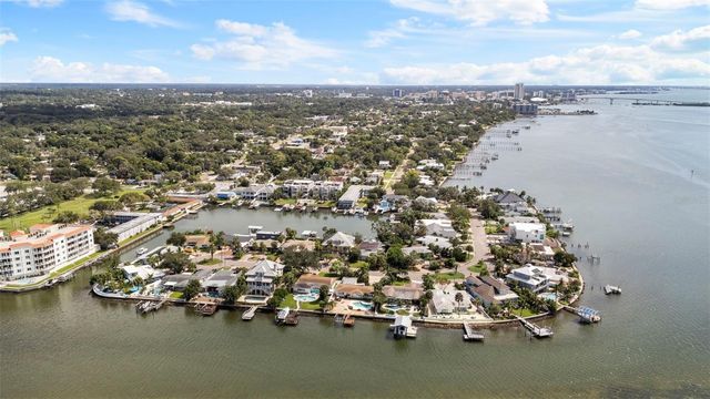 300 VENETIAN DRIVE 1, Clearwater, FL 33755