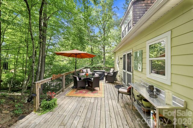 11 Old Patton Hill Road, Swannanoa, NC 28778