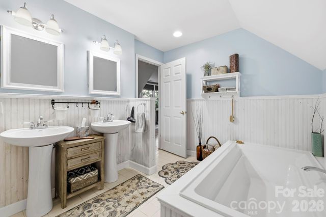 11 Old Patton Hill Road, Swannanoa, NC 28778