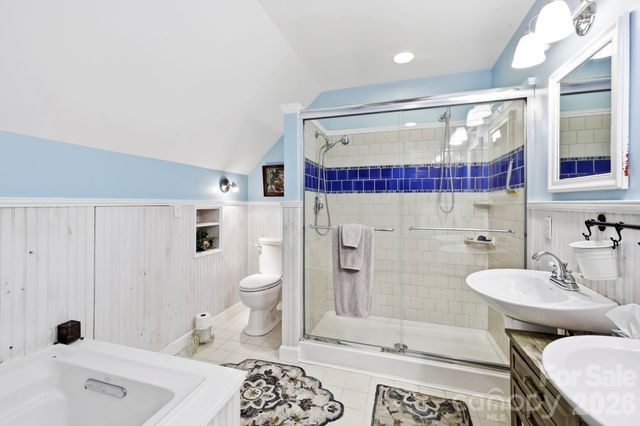 11 Old Patton Hill Road, Swannanoa, NC 28778