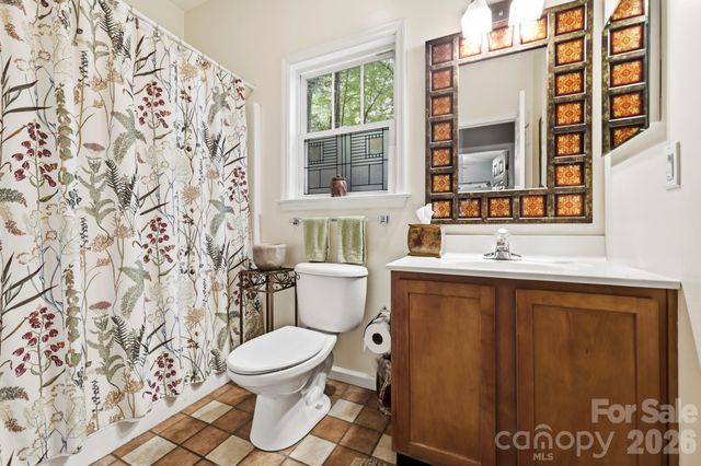 11 Old Patton Hill Road, Swannanoa, NC 28778