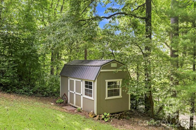 11 Old Patton Hill Road, Swannanoa, NC 28778