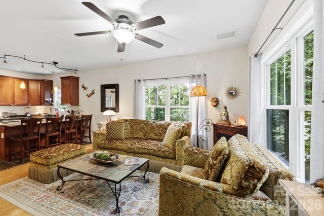 11 Old Patton Hill Road, Swannanoa, NC 28778