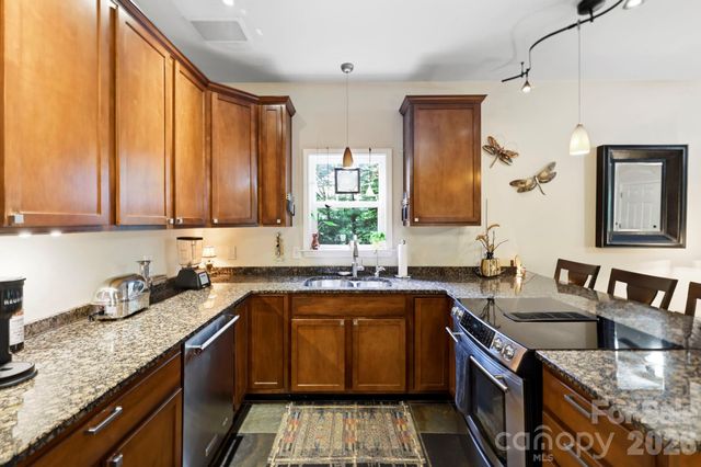 11 Old Patton Hill Road, Swannanoa, NC 28778