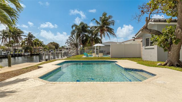 360 SE 5th Avenue, Pompano Beach, FL 33060